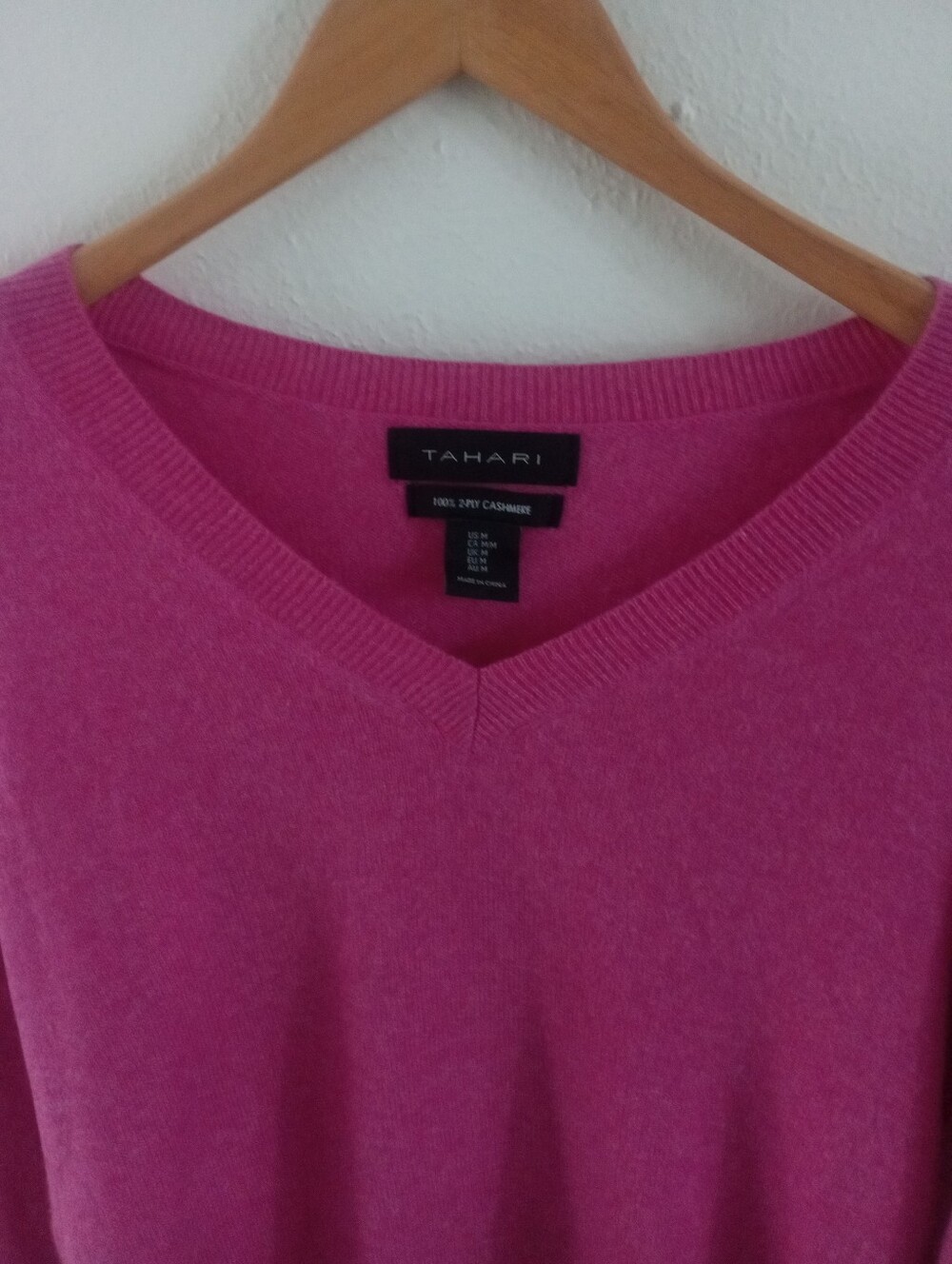 TAHARI 100% Cashmere Dusty Rose V-Neck Sweater | M - Picture 3 of 9